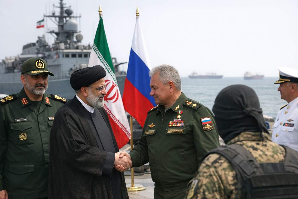 Iran Strengthens Russia Ties Amid U.S. Deliberation Over Hormuz Proposal